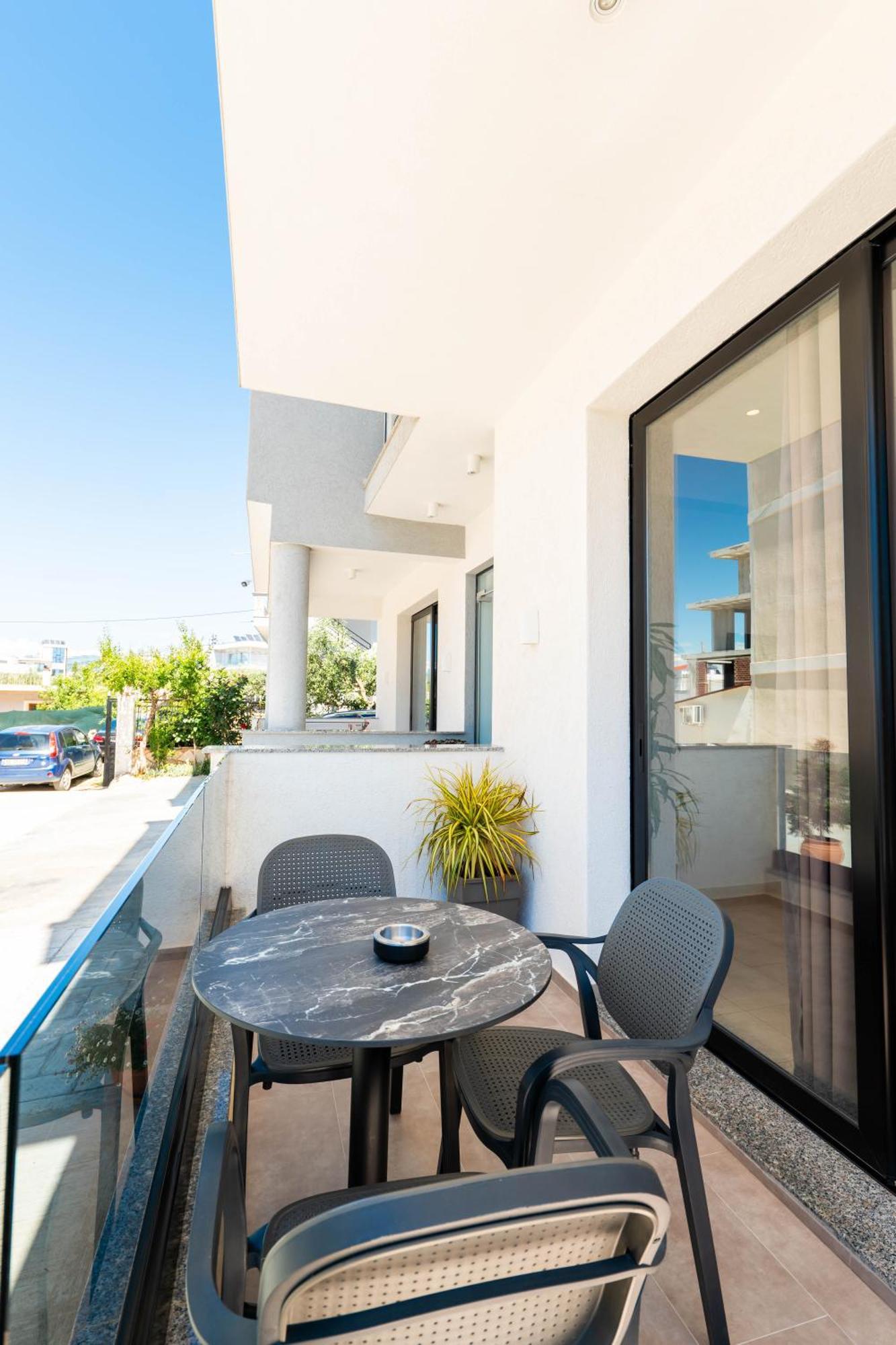 Feniks Hotel Ksamil Exterior photo