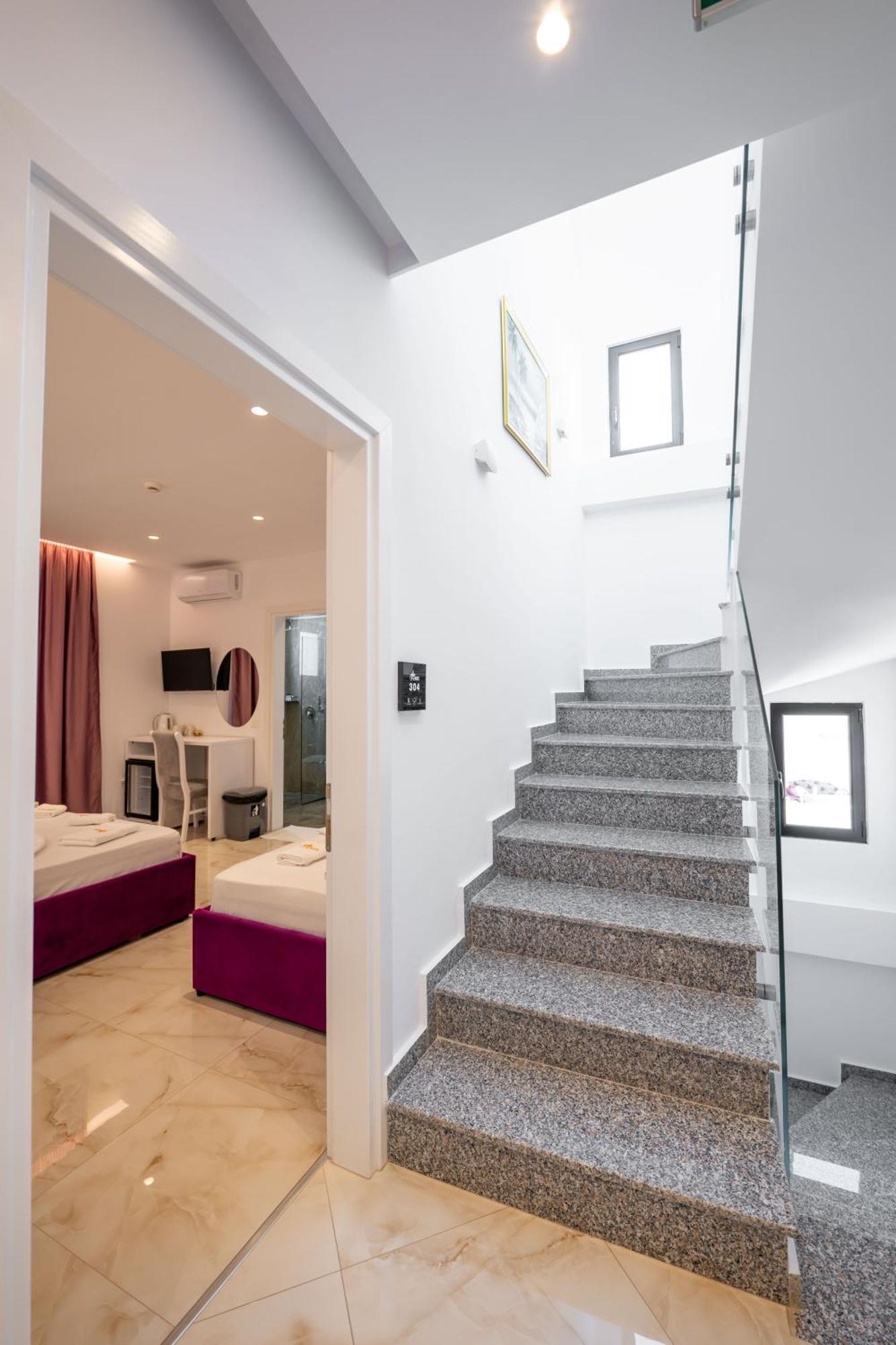 Feniks Hotel Ksamil Exterior photo